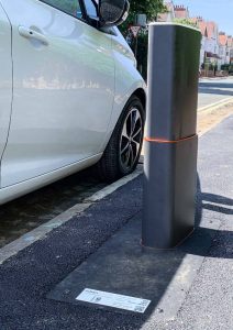 Duku-Electric-Charger in street up